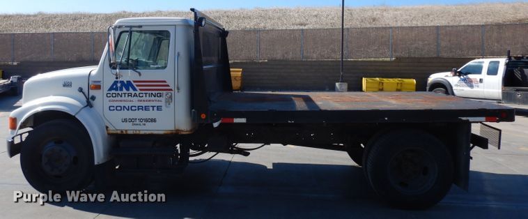 image for item GY9053 1999 International 4700 dump flatbed truck