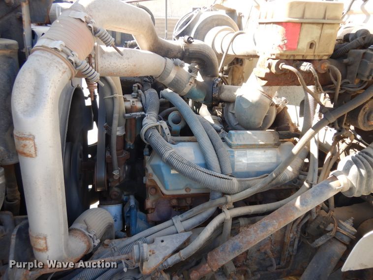 image for item GY9053 1999 International 4700 dump flatbed truck