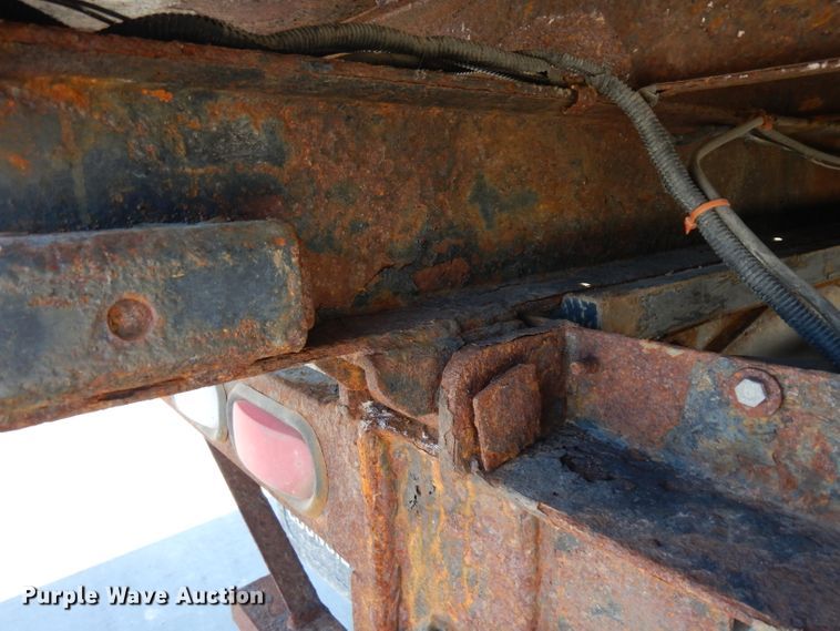 image for item GY9053 1999 International 4700 dump flatbed truck