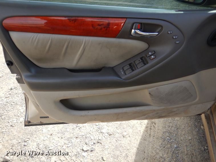 image for item GY9770 2004 Lexus GS