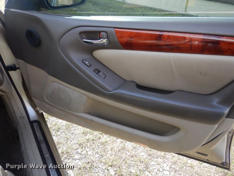 image for item GY9770 2004 Lexus GS