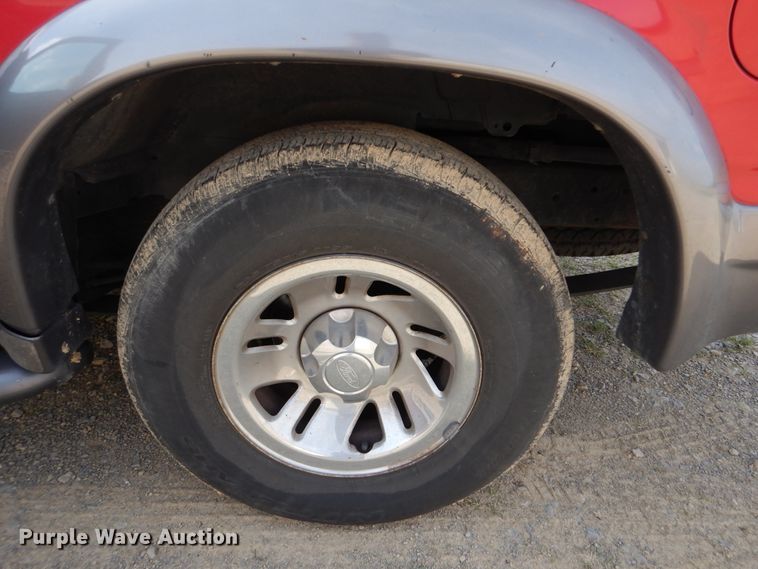 image for item GY9771 1999 Ford Explorer  SUV