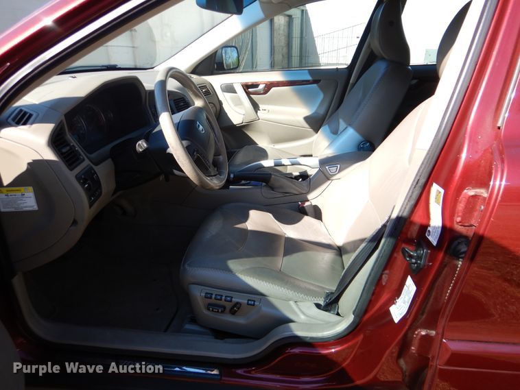 image for item GY9807 2005 Volvo XC70 Cross Country