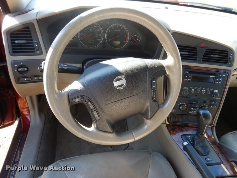 image for item GY9807 2005 Volvo XC70 Cross Country