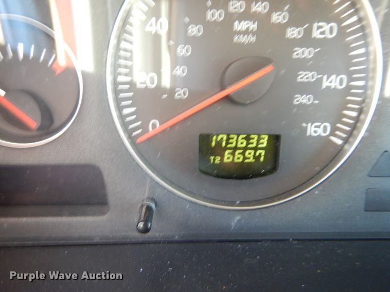 image for item GY9807 2005 Volvo XC70 Cross Country