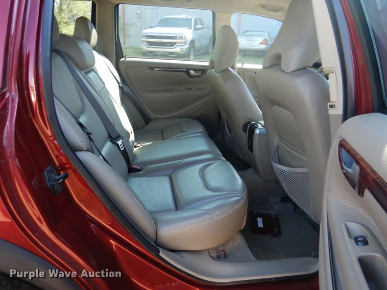 image for item GY9807 2005 Volvo XC70 Cross Country