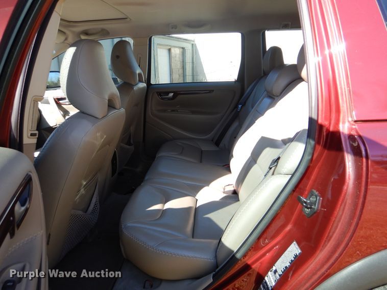 image for item GY9807 2005 Volvo XC70 Cross Country