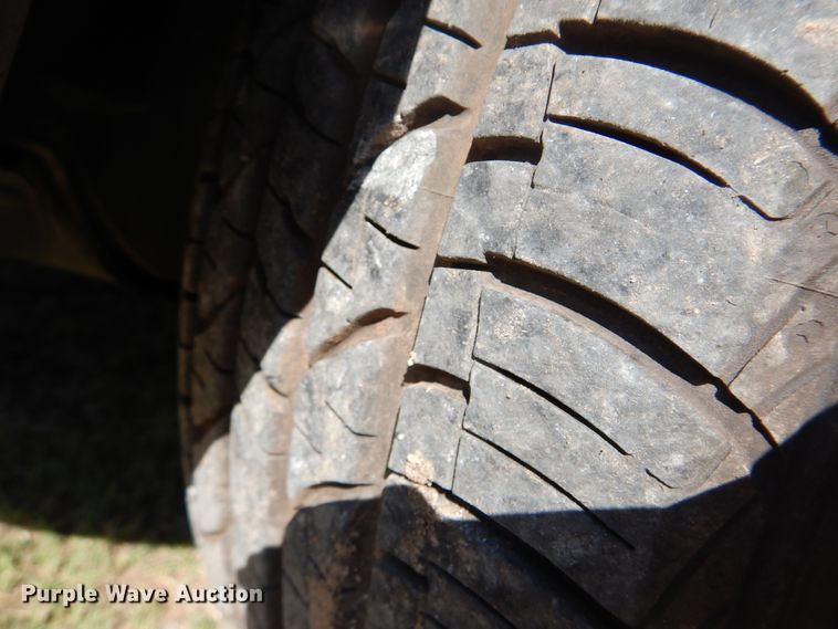 image for item GY9807 2005 Volvo XC70 Cross Country