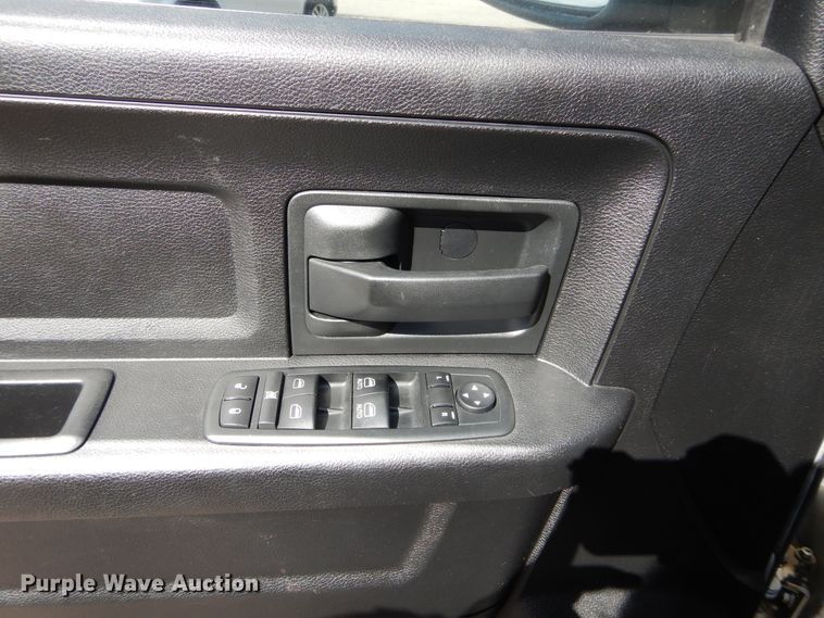 image for item HA9002 2013 Dodge Ram 1500  Crew Cab pickup truck