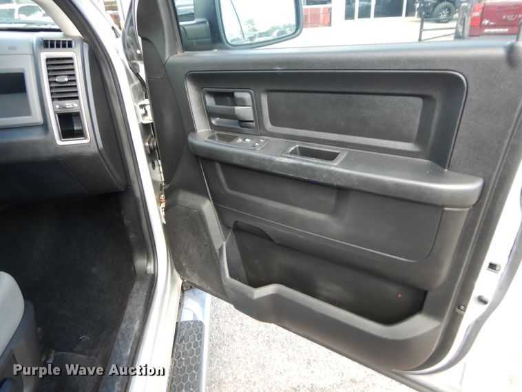 image for item HA9002 2013 Dodge Ram 1500  Crew Cab pickup truck