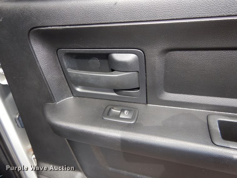 image for item HA9002 2013 Dodge Ram 1500  Crew Cab pickup truck