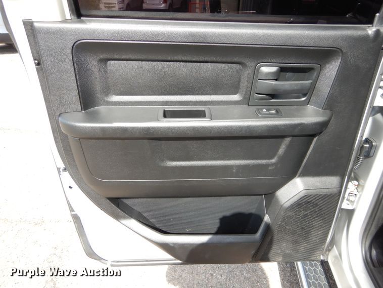 image for item HA9002 2013 Dodge Ram 1500  Crew Cab pickup truck