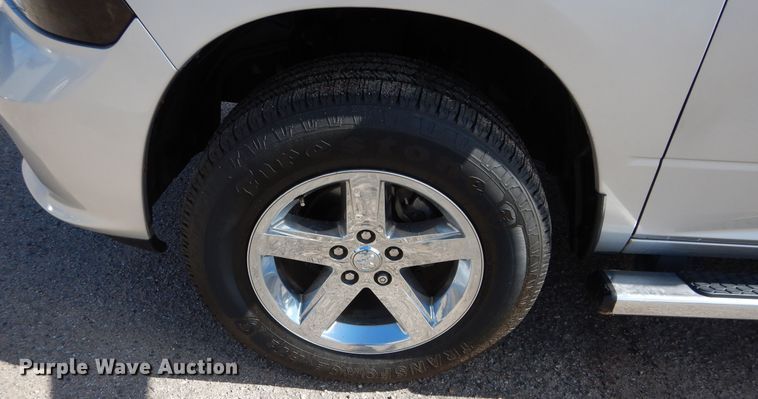 image for item HA9002 2013 Dodge Ram 1500  Crew Cab pickup truck