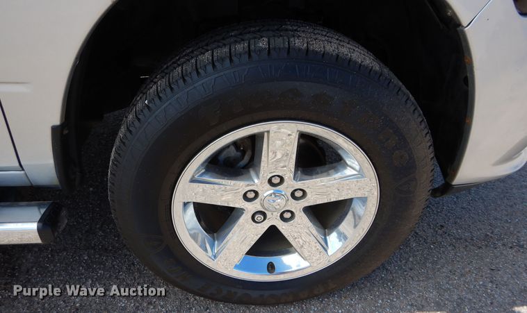 image for item HA9002 2013 Dodge Ram 1500  Crew Cab pickup truck