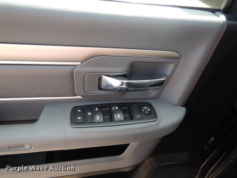 image for item HA9003 2013 Dodge Ram 1500  Crew Cab pickup truck