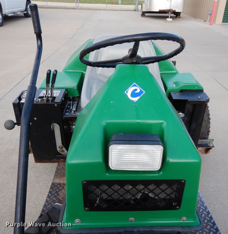 image for item HT9109 2000 Cushman Groom Master bunker rake