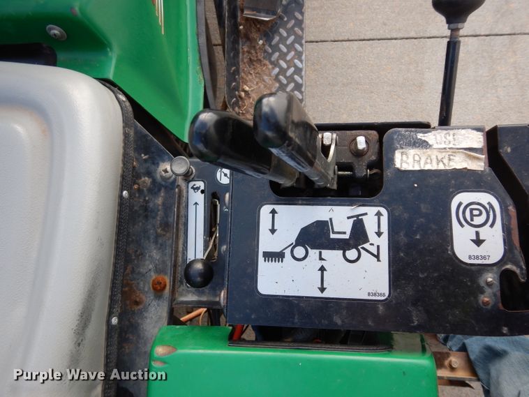 image for item HT9109 2000 Cushman Groom Master bunker rake