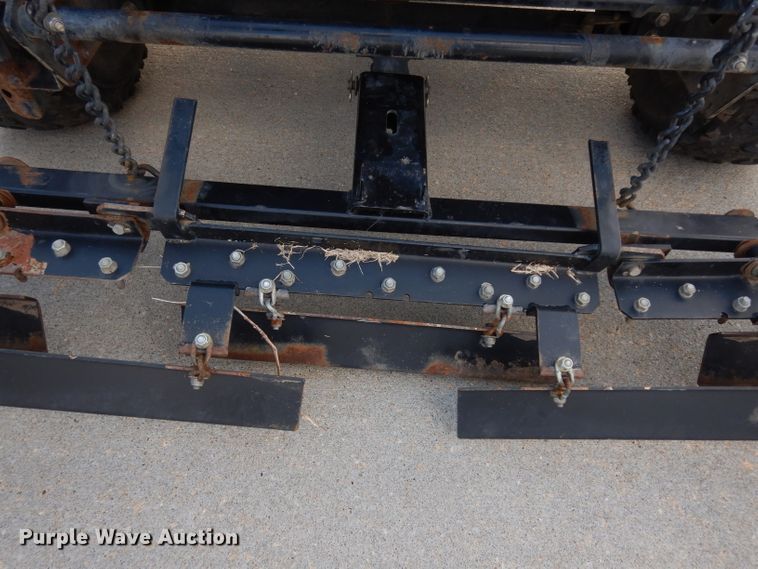 image for item HT9109 2000 Cushman Groom Master bunker rake