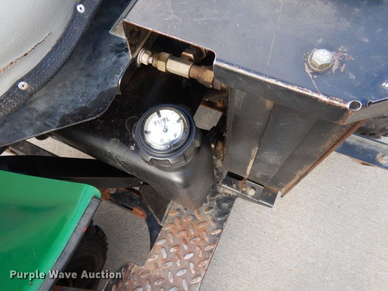 image for item HT9109 2000 Cushman Groom Master bunker rake