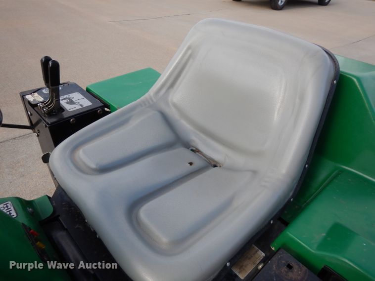 image for item HT9109 2000 Cushman Groom Master bunker rake