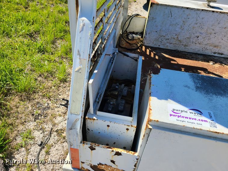 image for item L1410 9.5'L x 8'W flatbed