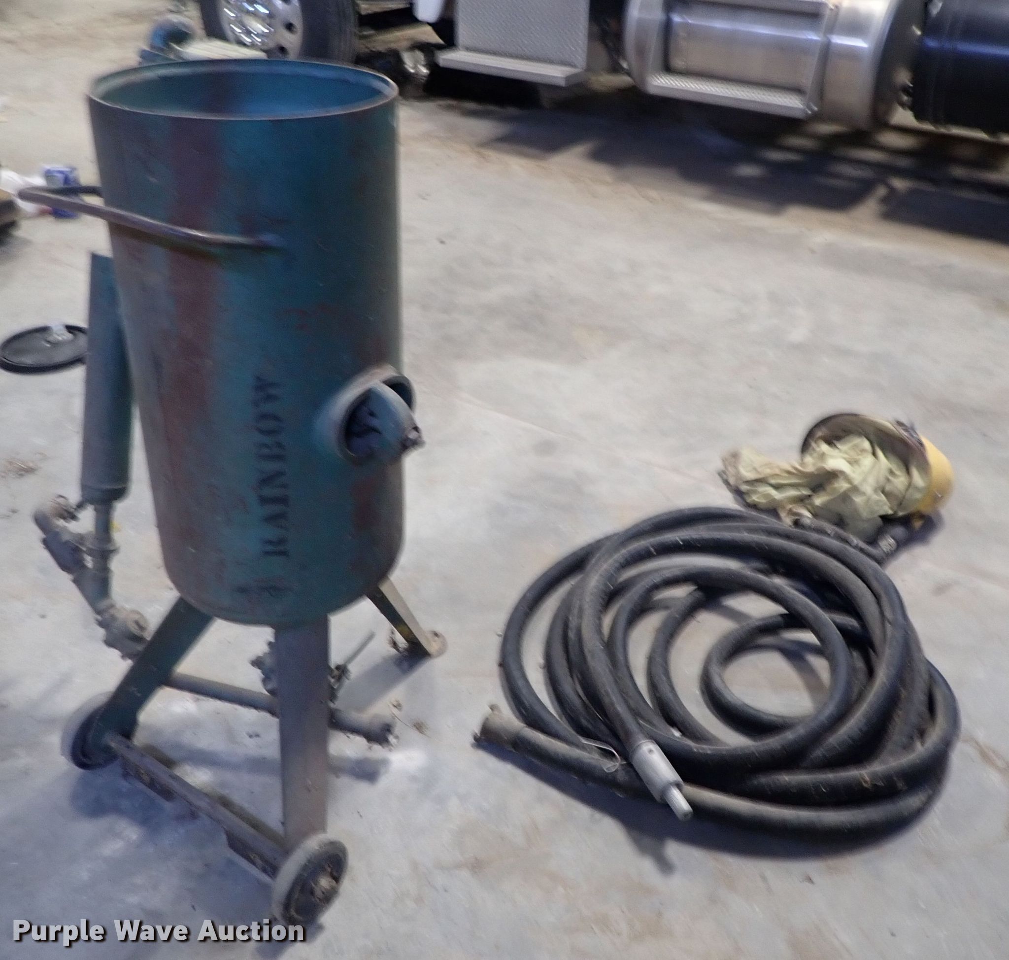 Clemco SCW1648 sandblasting machine in Wichita, KS Item GR9039 sold