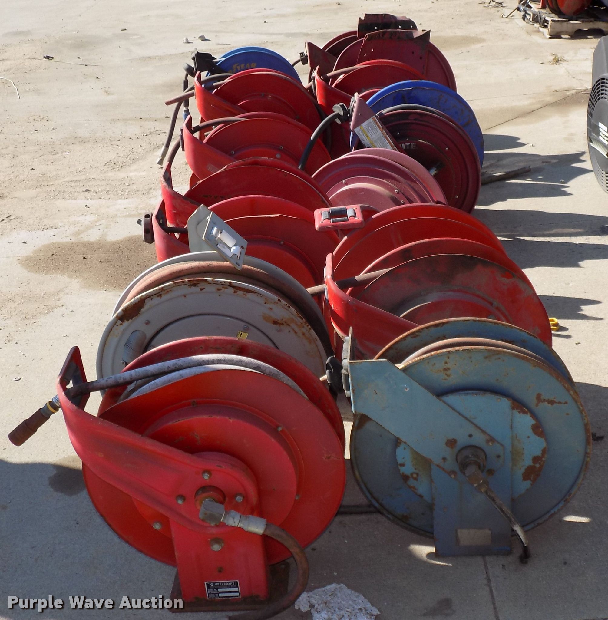 (19) hose reels in Omaha, NE Item GY9043 sold Purple Wave