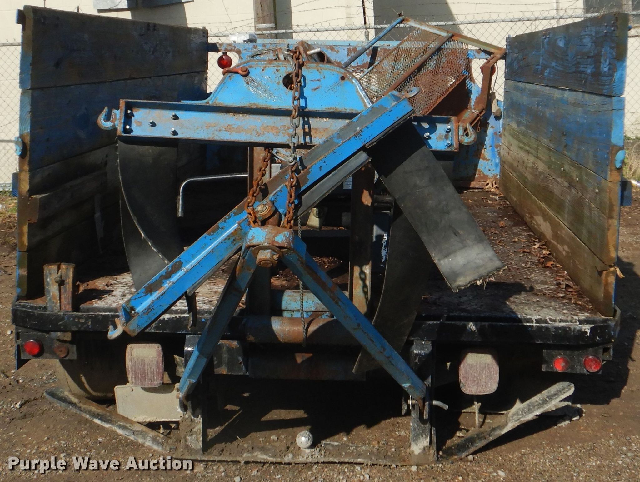 Tow truck bed in Tulsa, OK Item GY9754 sold Purple Wave