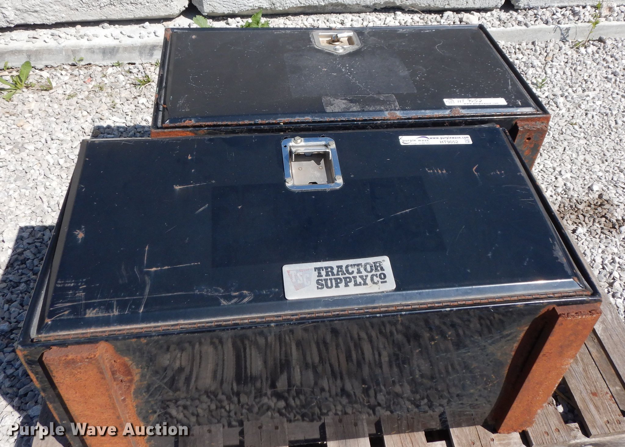 (2) Tractor Supply toolboxes in Olathe, KS Item HT9052 sold Purple Wave