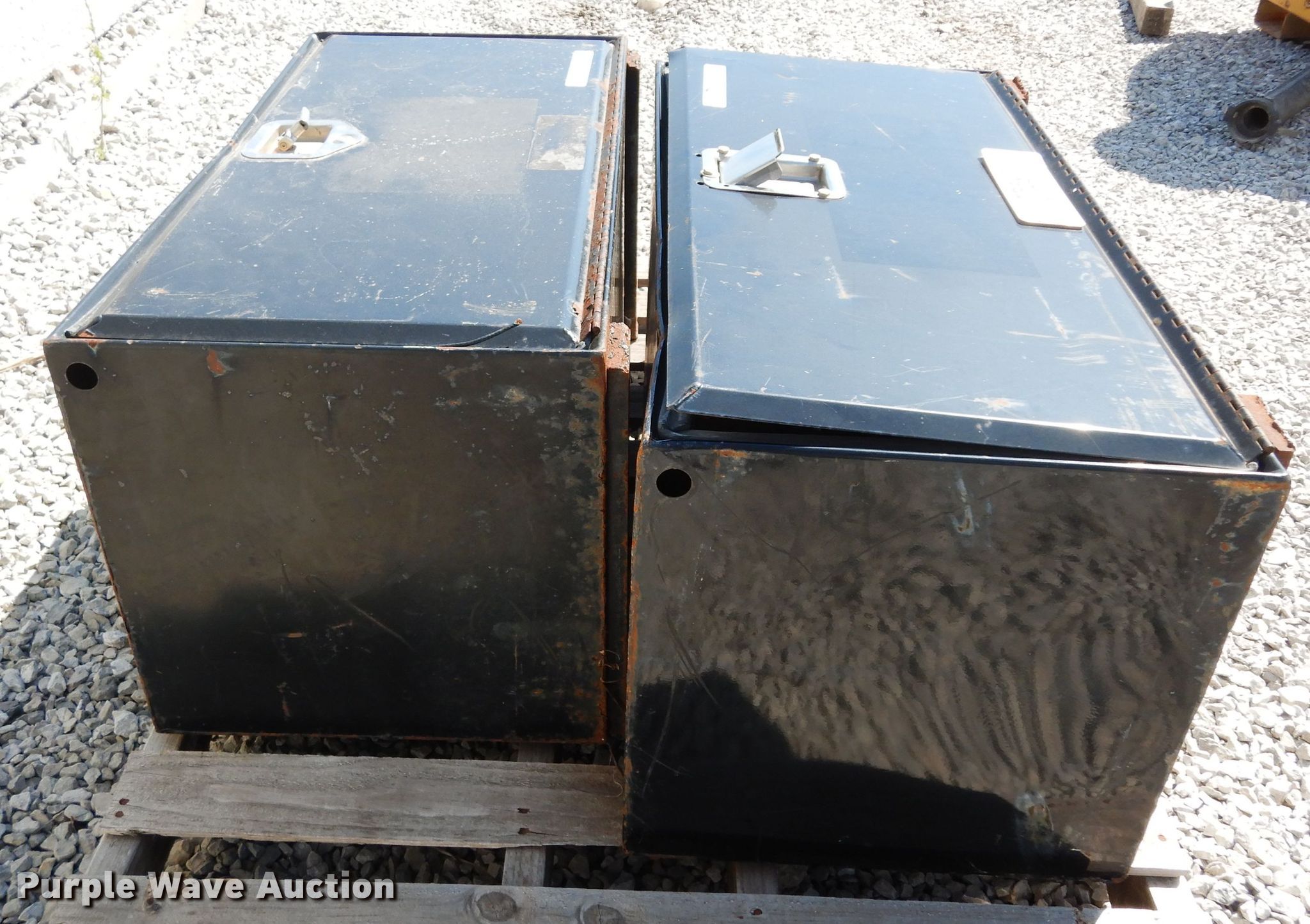 (2) Tractor Supply toolboxes in Olathe, KS Item HT9052 sold Purple Wave