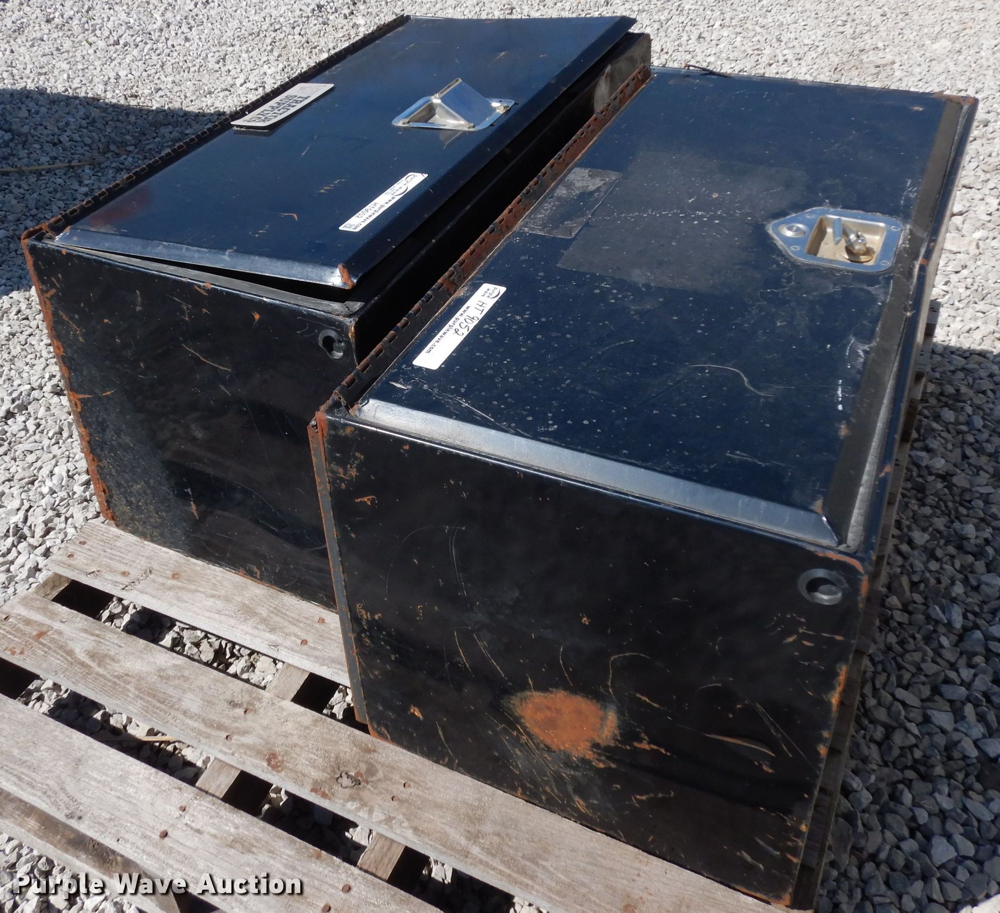 (2) Tractor Supply toolboxes in Olathe, KS Item HT9052 sold Purple Wave