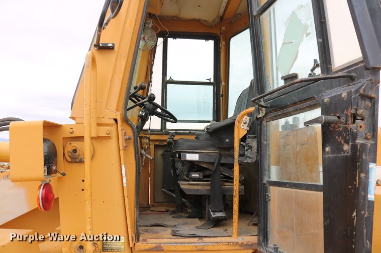 image for item DD6090 1988 Dresser 515B  wheel loader
