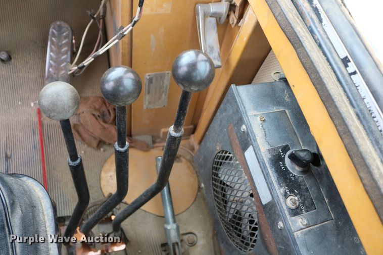 image for item DD6090 1988 Dresser 515B  wheel loader