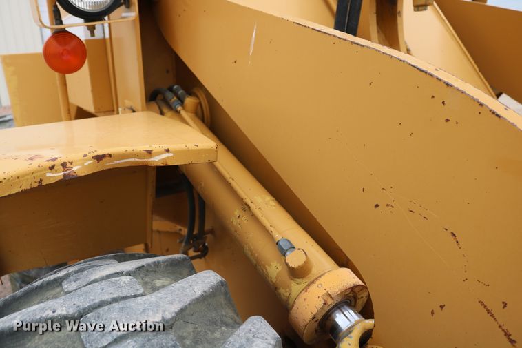 image for item DD6090 1988 Dresser 515B  wheel loader