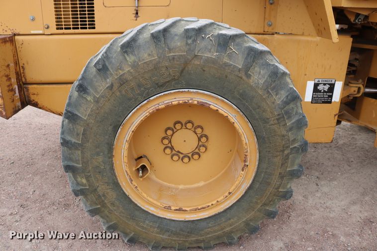 image for item DD6090 1988 Dresser 515B  wheel loader