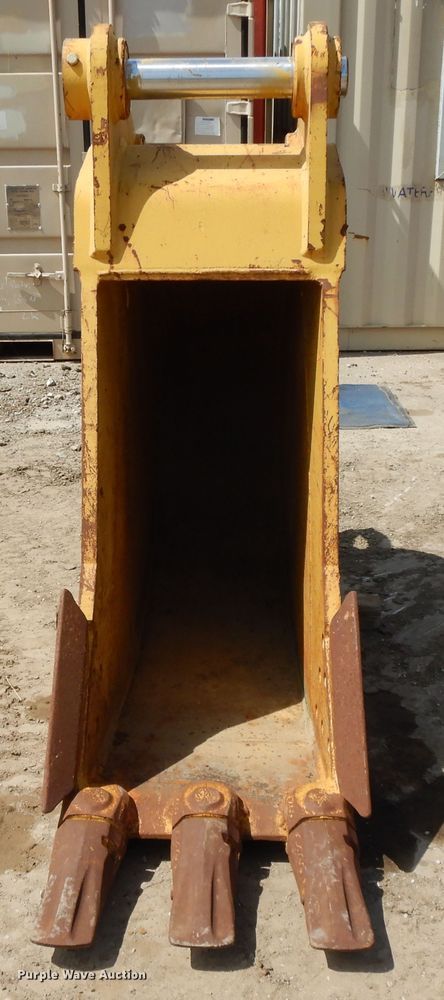 image for item DF6064 Esco 24"W excavator bucket