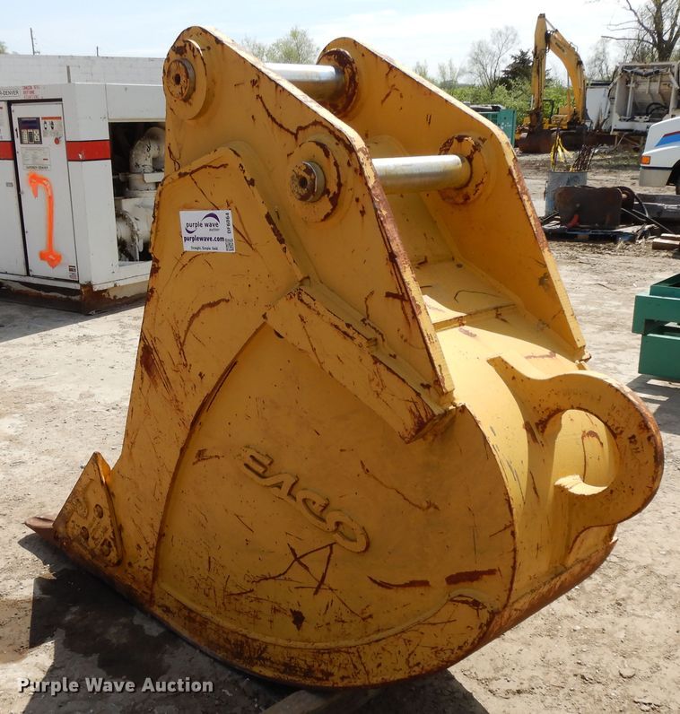 image for item DF6064 Esco 24"W excavator bucket