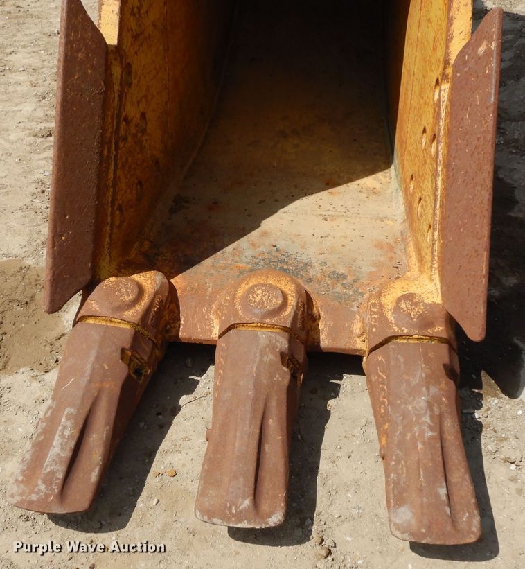 image for item DF6064 Esco 24"W excavator bucket