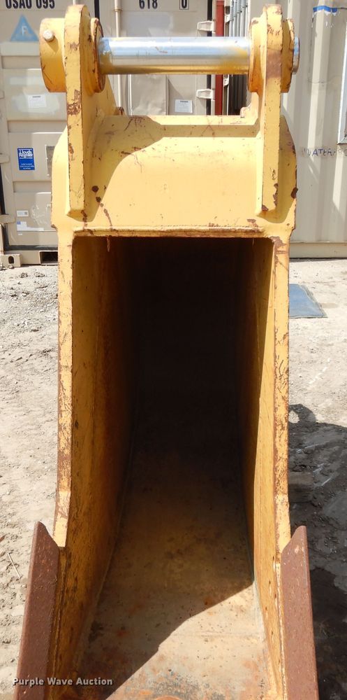 image for item DF6064 Esco 24"W excavator bucket