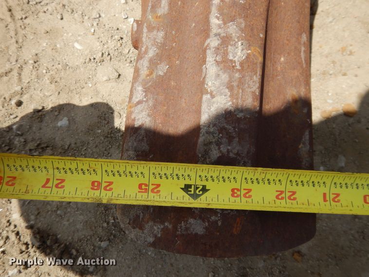 image for item DF6064 Esco 24"W excavator bucket