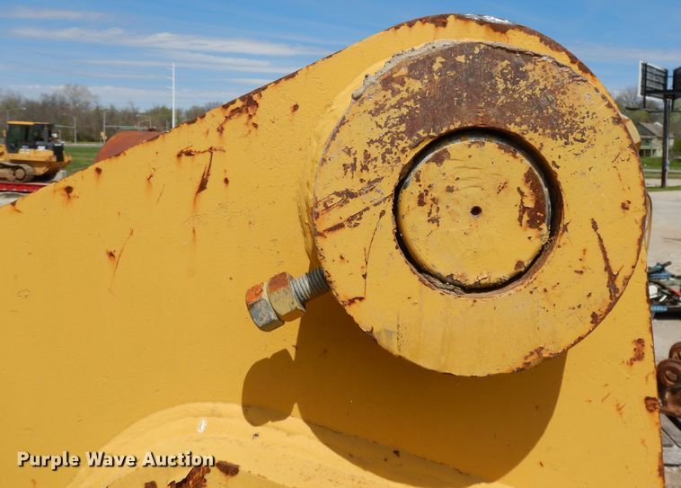 image for item DF6064 Esco 24"W excavator bucket