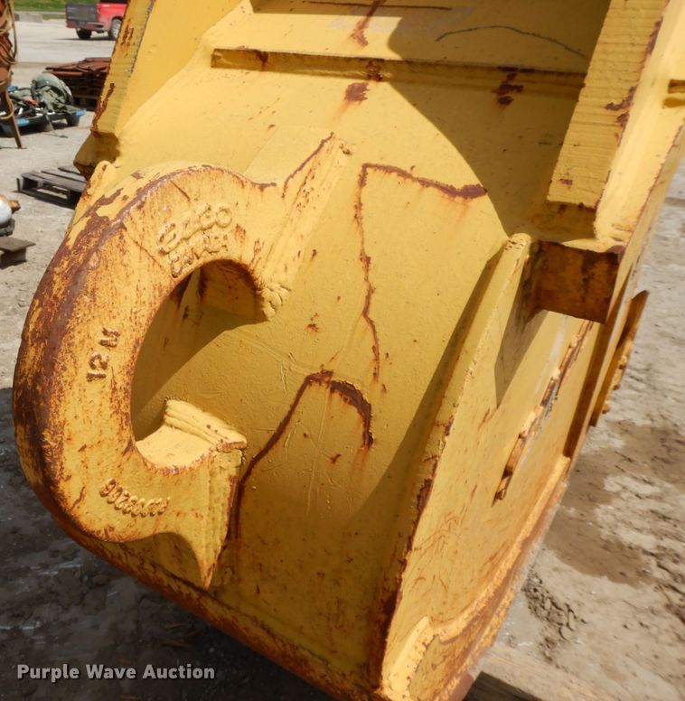 image for item DF6064 Esco 24"W excavator bucket