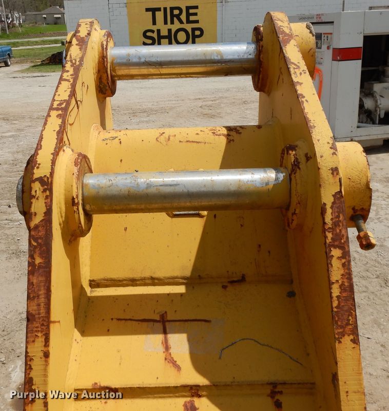 image for item DF6064 Esco 24"W excavator bucket