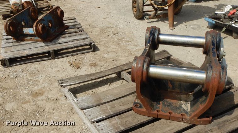 image for item DF6065 (2) excavator brackets