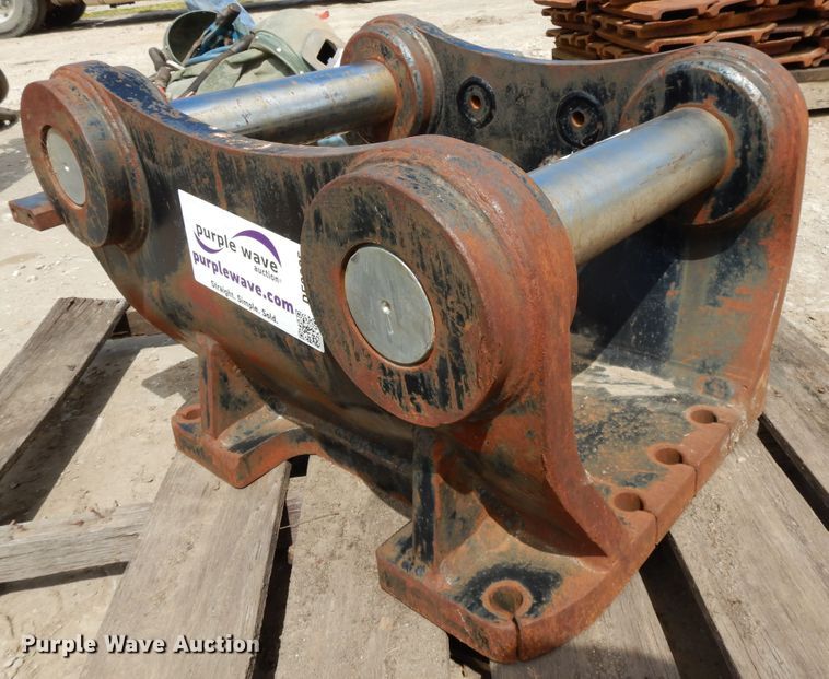 image for item DF6065 (2) excavator brackets