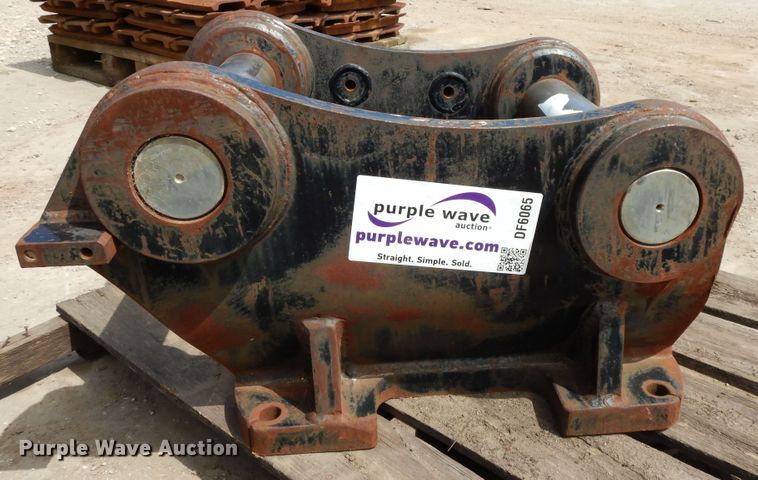 image for item DF6065 (2) excavator brackets