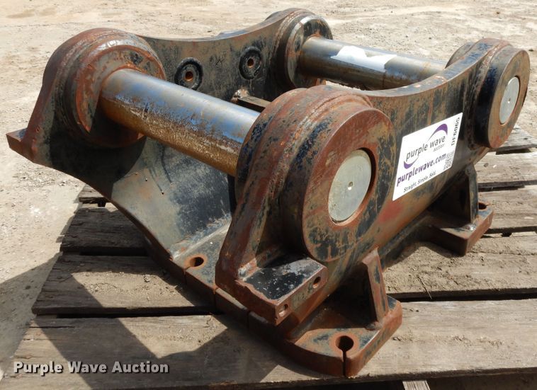 image for item DF6065 (2) excavator brackets