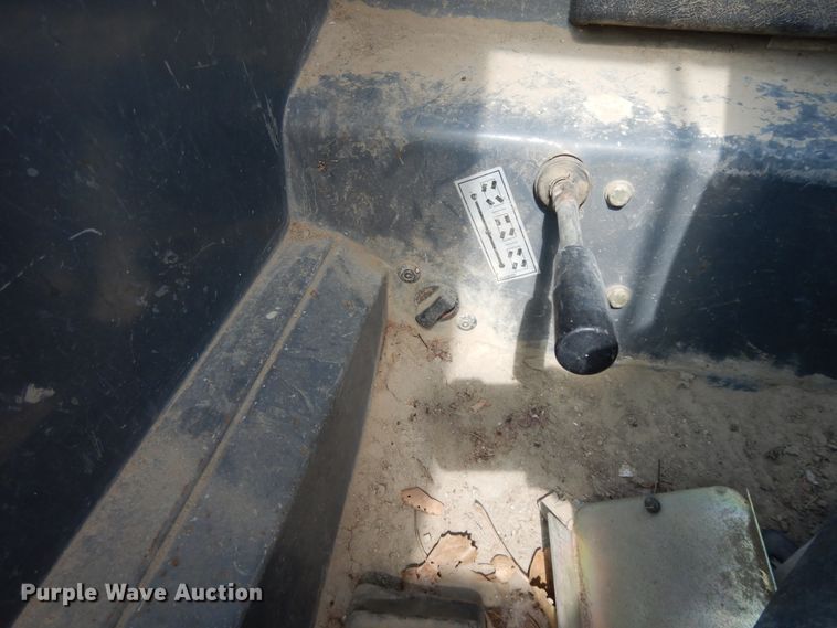 image for item DF6071 2000 New Holland LM860  telehandler