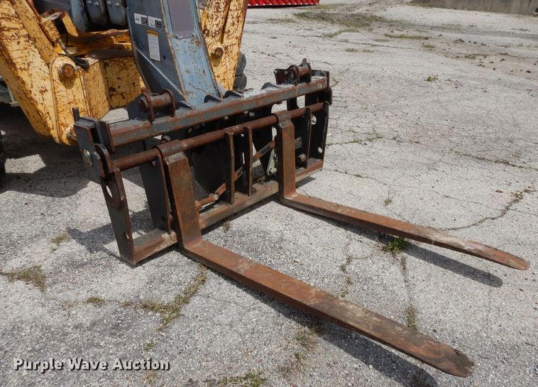 image for item DF6071 2000 New Holland LM860  telehandler