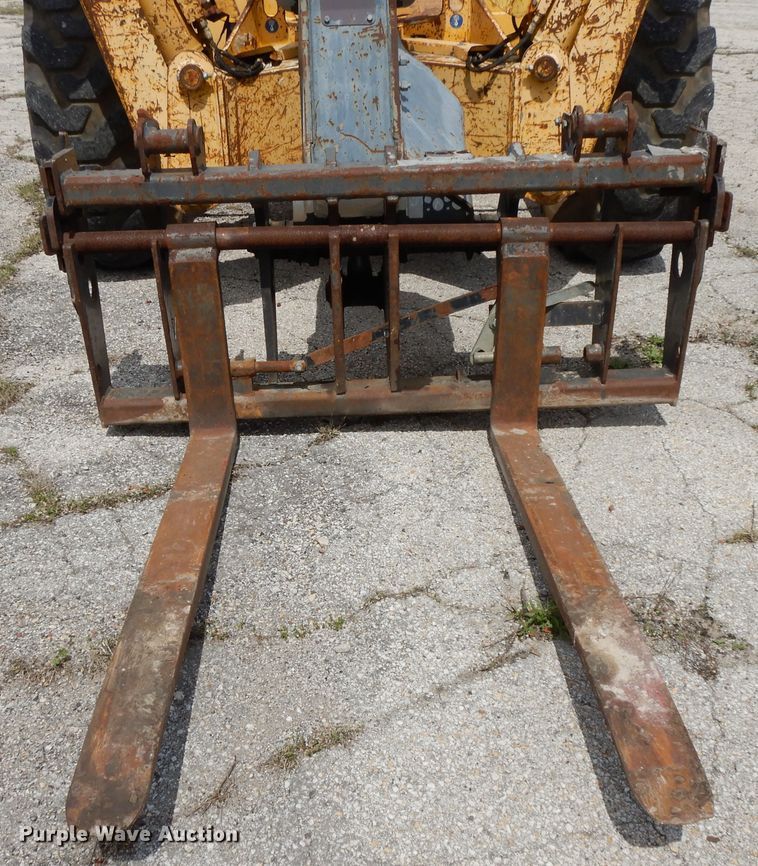 image for item DF6071 2000 New Holland LM860  telehandler